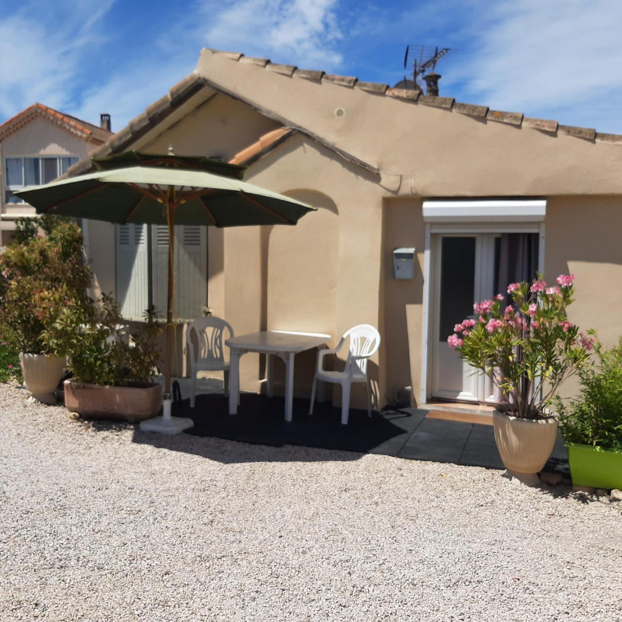 Studio Meublé Port de Plaisance FOS SUR MER Fos-sur-Mer Esterno foto