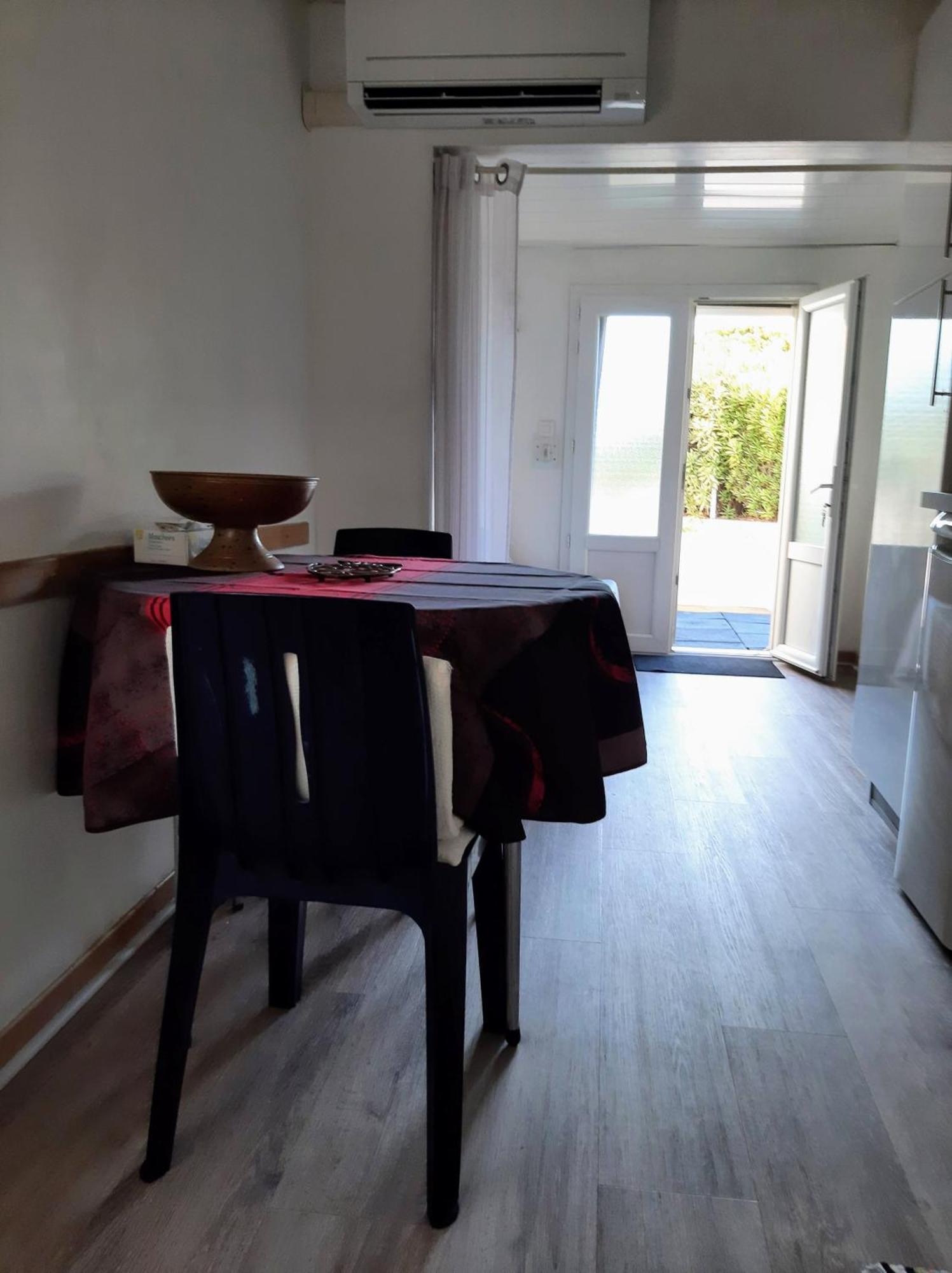 Studio Meublé Port de Plaisance FOS SUR MER Fos-sur-Mer Esterno foto